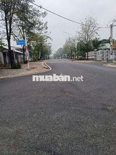 Bán đất mặt tiền oto vuông vức sổ trao tay