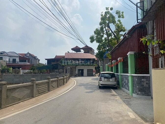 Chính chủ rao bán 50m2 đất ở trung tâm dân cư đông đúc gần các khu ĐT
