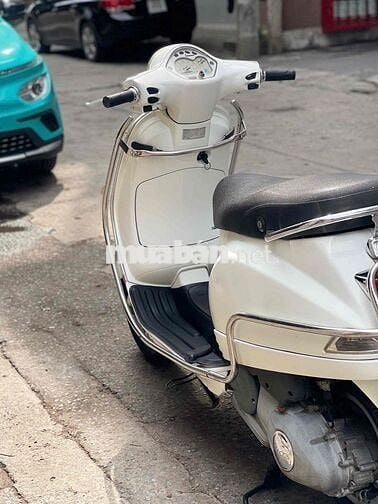 PIAGGIO VESPA trắng 2015 mới 95%