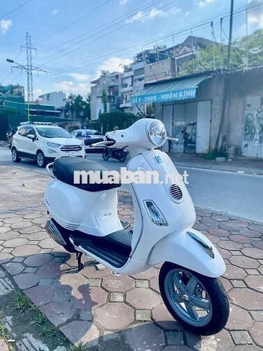 Vespa LX  ie 2011