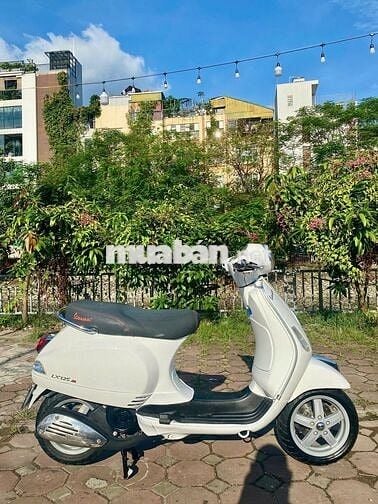 Vespa LX  ie 2011