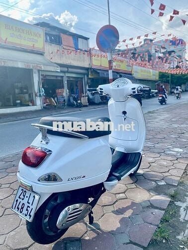 Vespa LX  ie 2011
