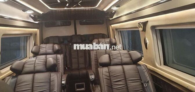 Ford Transit 2018 Limousine 10 ghế, màu đen