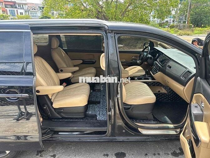 Kia Sedona 2017 2.2L DAT - 90000 km