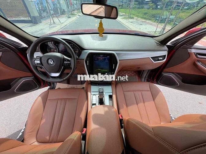 VinFast Lux SA2.0 2019 Premium 2.0 AT - 70000 km