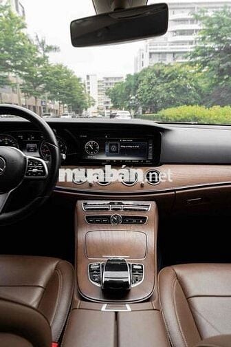 E200 Facelift - 2019 màu trắng/ nt nâu sang trọng