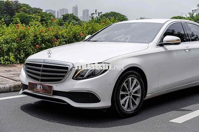 E200 Facelift - 2019 màu trắng/ nt nâu sang trọng