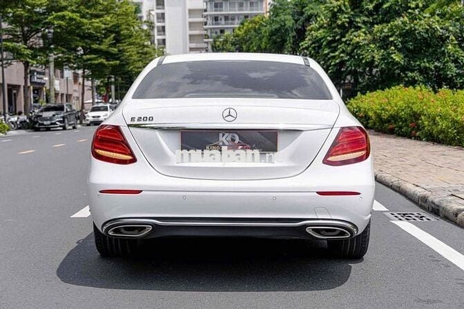 E200 Facelift - 2019 màu trắng/ nt nâu sang trọng