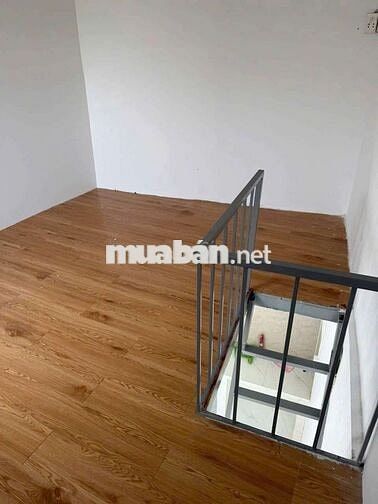 Nhà cần bán giá cực rẻ . hẽm 176.../ Nguyễn Thị Thập