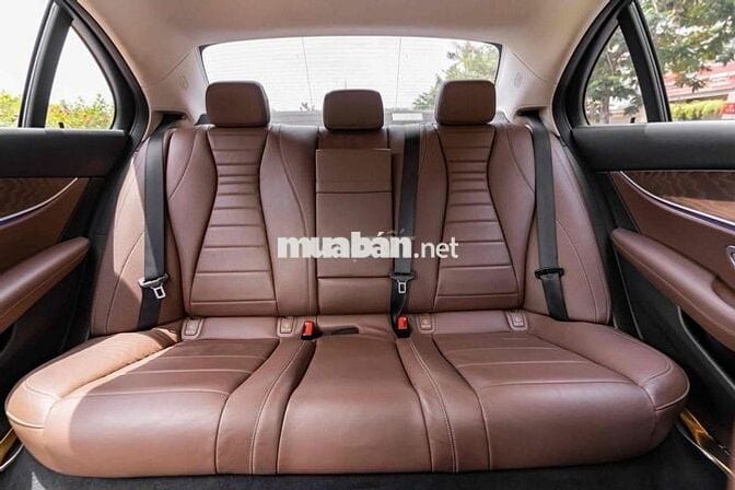 E200 Facelift - 2019 màu trắng/ nt nâu sang trọng