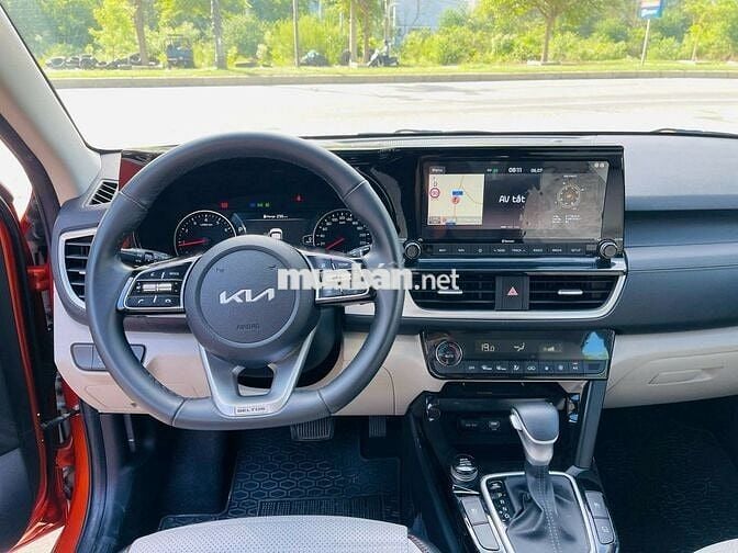 Kia Seltos 2022 Premium 1.6 AT - 41000 km
