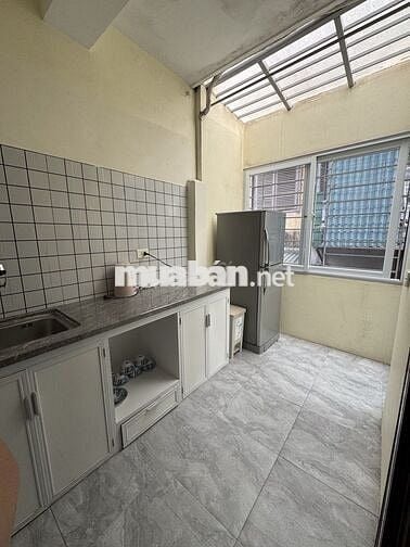 Căn hộ tập thể 42m2 tại Trung tâm Hà Nội