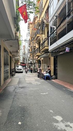 CẦN BÁN GẤP NHÀ RIÊNG 7 TẦNG HOÀNG VĂN THÁI 