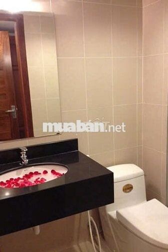 Cho thuê 2n1k 65m2 Lý Nam Đế, có ban công, thang máy, full đồ giá 12tr