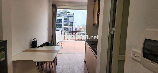 Cho thuê căn hộ studio 1 ngủ có ngăn cách cửa với bếp