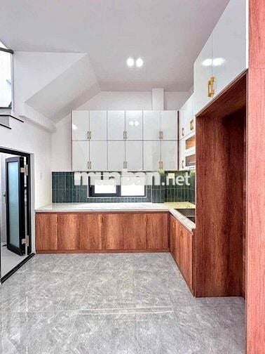 Nhà mới xây đầy đủ nội thất hẻm 311 Nguyễn Văn Cừ