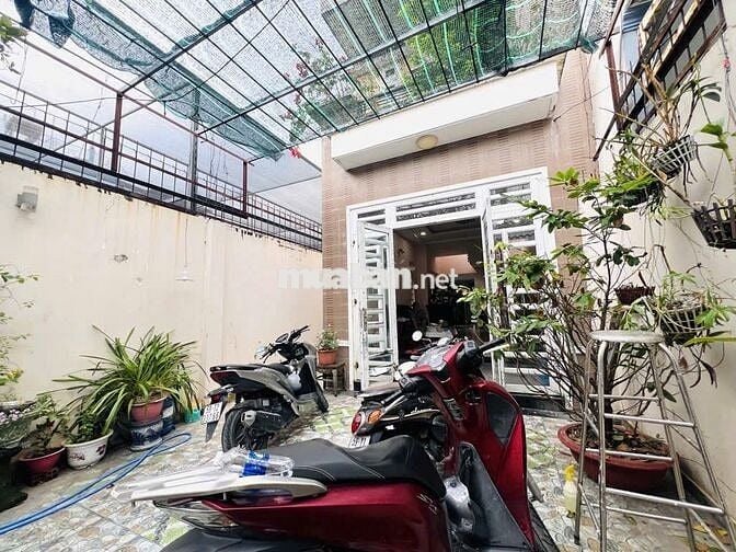 Bán nhà phố nguyên căn - đường Tân Hiệp 17 - quận hóc môn
