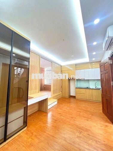 Nhờ các sale kết nối. Mình chính chủ cho thuê căn hộ 690 LẠC LONG QUÂN