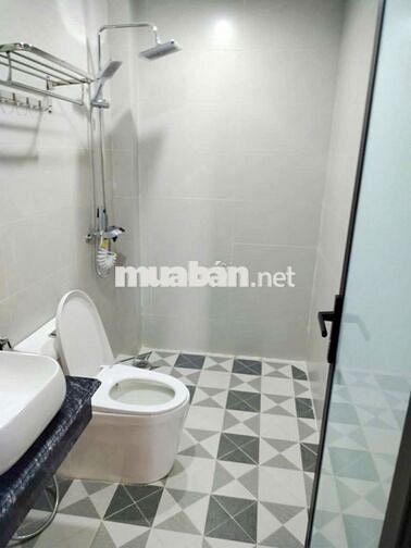 Nhờ các sale kết nối. Mình chính chủ cho thuê căn hộ 690 LẠC LONG QUÂN