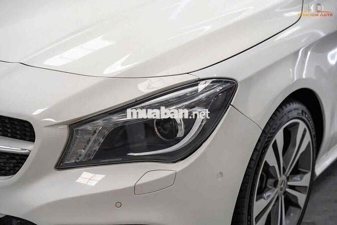 Mercedes CLA_200 model 2016 trắng nt đen rất đẹp 🎯