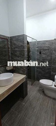 Cho thuê nhà vừa ở vừa làm vp gần ngã tư 550