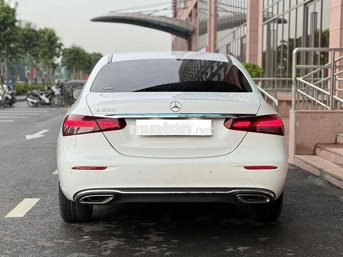 Mercedes Benz E200 Exclusive 2022 bản V1