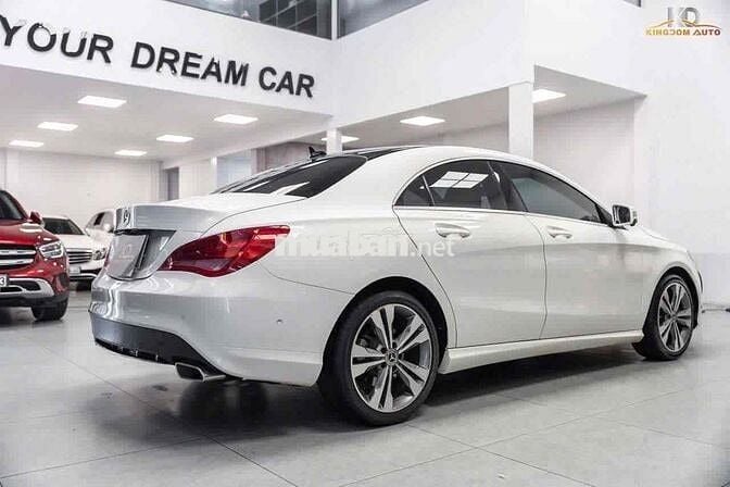 Mercedes CLA_200 model 2016 trắng nt đen rất đẹp 🎯