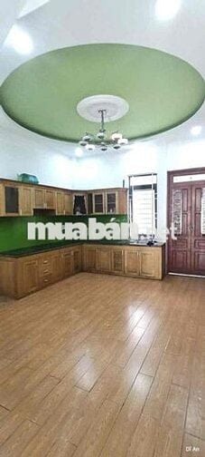 Cho thuê nhà 2 lầu có: 3pn nằm gần TTYT Dĩ An - Dĩ An - TP. HCM