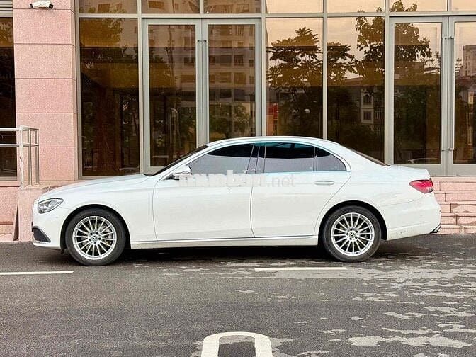 Mercedes Benz E200 Exclusive 2022 bản V1