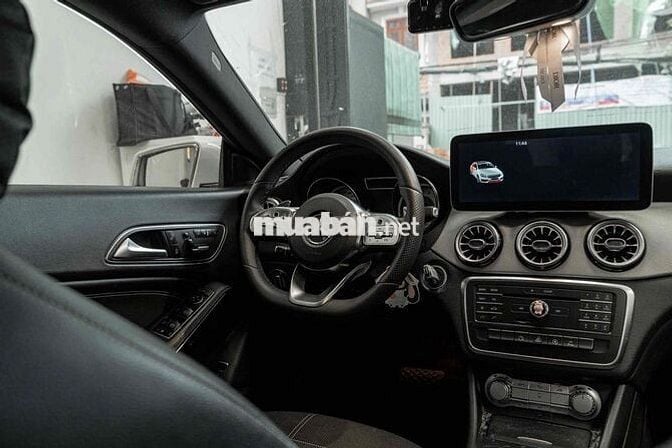 Mercedes CLA_200 model 2016 trắng nt đen rất đẹp 🎯
