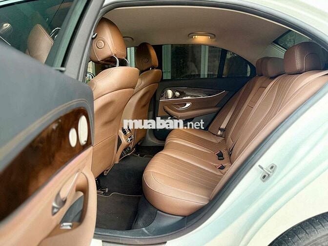 Mercedes Benz E200 Exclusive 2022 bản V1