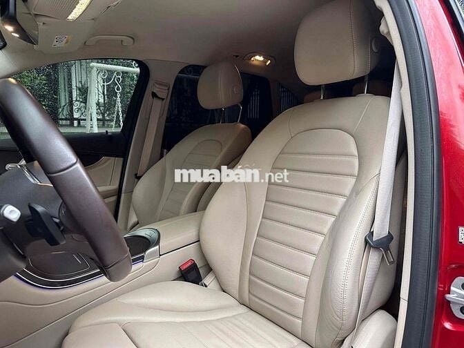 Mercedes Benz GLC 200 4 Matic 2021 - 53000 km
