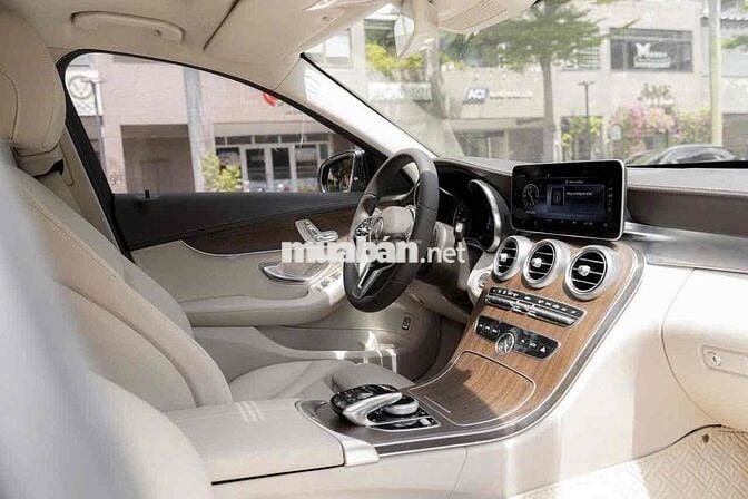 C200 Exclusive model 2020 bản có cửa sổ trời Full