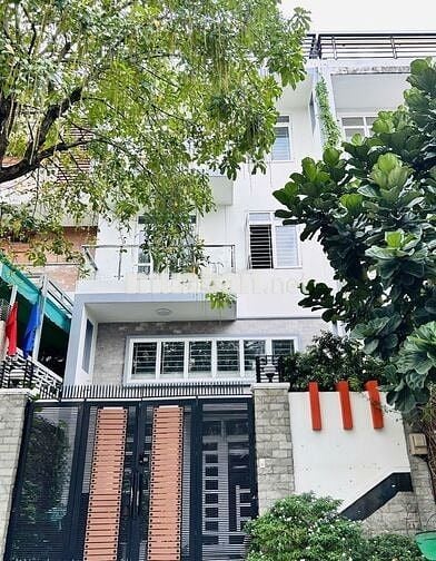 NHÀ ĐƯỜNG NGUYỄN TRỌNG TUYỂN DIỆN TÍCH: 5X20M TRỆT 3 LẦU CHO THUÊ
