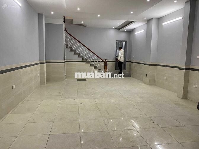 Nhà ngõ 213 đường Trung Kính - Diện tích 65m2 x 6 tầng mặt tiền 5m