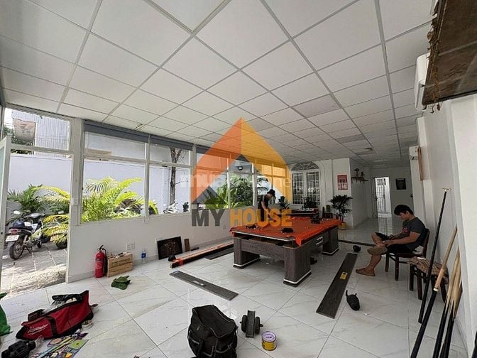 VILLA SÂN RỘNG Q2 NGAY CHÂN CẦU SG 4PN GIÁ SIÊU RẺ ĐANG TRỐNG SẴN