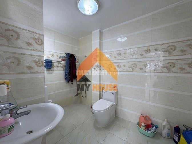 VILLA SÂN RỘNG Q2 NGAY CHÂN CẦU SG 4PN GIÁ SIÊU RẺ ĐANG TRỐNG SẴN