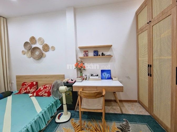 Phân lô VIP Cầu Giấy- Ngõ ôtô tải tránh- Vỉa hè đá bóng- 50m2x5T 
