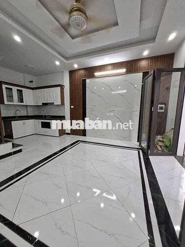 Bán căn nhà rộng - ngõ to ở Cự Khối - Long Biên - ô tô đỗ cổng