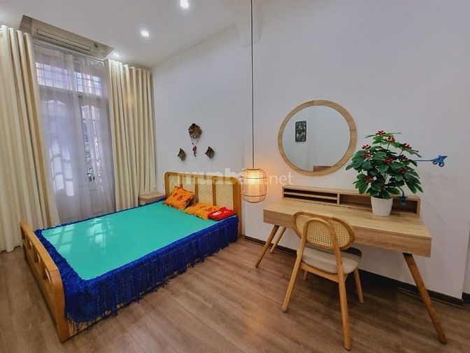 Phân lô VIP Cầu Giấy- Ngõ ôtô tải tránh- Vỉa hè đá bóng- 50m2x5T 