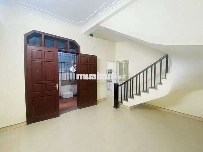 Bán Đất tặng nhà cũ 3 tầng - diện tích siêu rộng ngay chợ Thạch Bàn Bán Đất tặng nhà cũ 3 tầng - diện tích siêu rộng ngay chợ Thạch Bàn