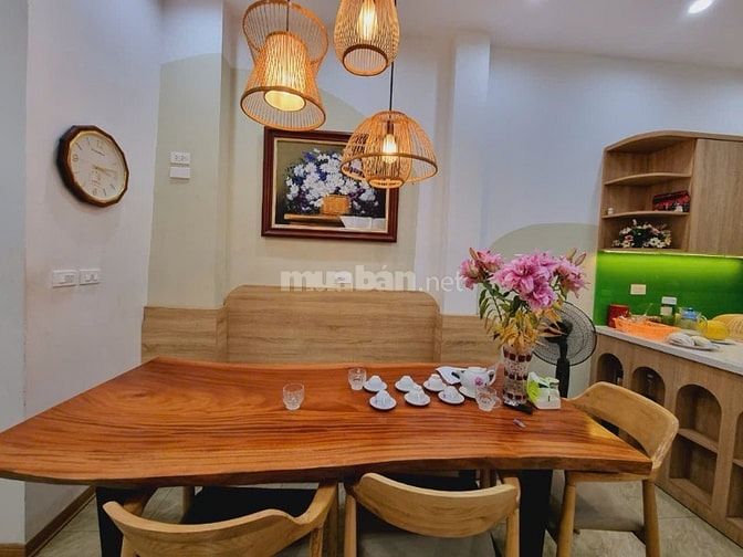 Phân lô VIP Cầu Giấy- Ngõ ôtô tải tránh- Vỉa hè đá bóng- 50m2x5T 