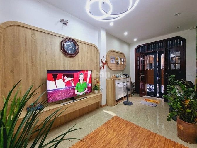 Phân lô VIP Cầu Giấy- Ngõ ôtô tải tránh- Vỉa hè đá bóng- 50m2x5T 