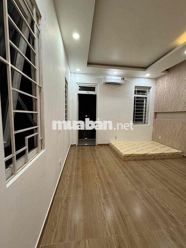 Căn hộ dịch vụ tách bếp, ban công siêu rộng ở được 3-4 người