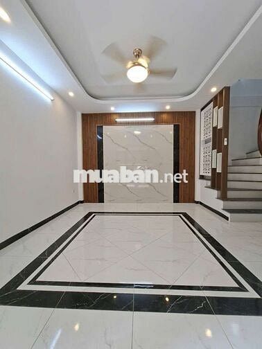 Bán căn nhà rộng - ngõ to ở Cự Khối - Long Biên - ô tô đỗ cổng Bán căn nhà rộng - ngõ to ở Cự Khối - Long Biên - ô tô đỗ cổng