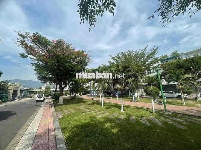 Bán Nhà Đối Diện Công Viên KĐT Phước Long B Nha Trang
