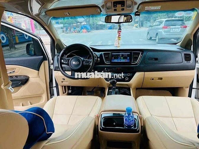 Kia Sedona 2016 2.2 DAT - 90000 km