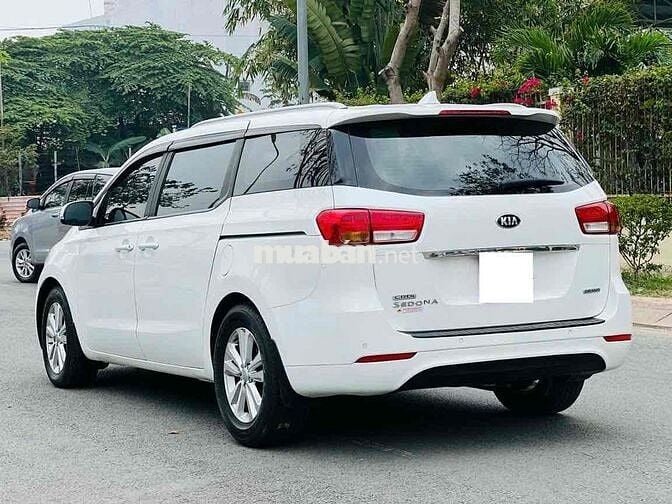 Kia Sedona 2016 2.2 DAT - 90000 km