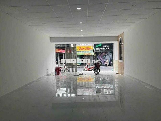 Cho thuê mặt bằng 124m2 trống suốt, kinh doanh đa ngành nghề
