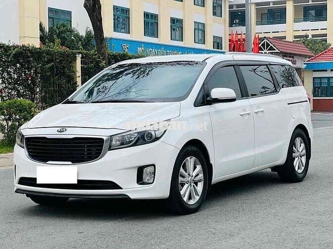 Kia Sedona 2016 2.2 DAT - 90000 km